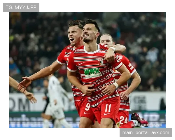 德甲俱乐部开放日吸引数万球迷参与，草根足球氛围浓厚