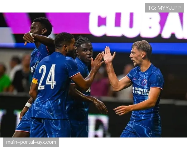 亚特兰大3-0完胜，真蓝黑军团经典的“戈森斯式”边路转换进攻重现